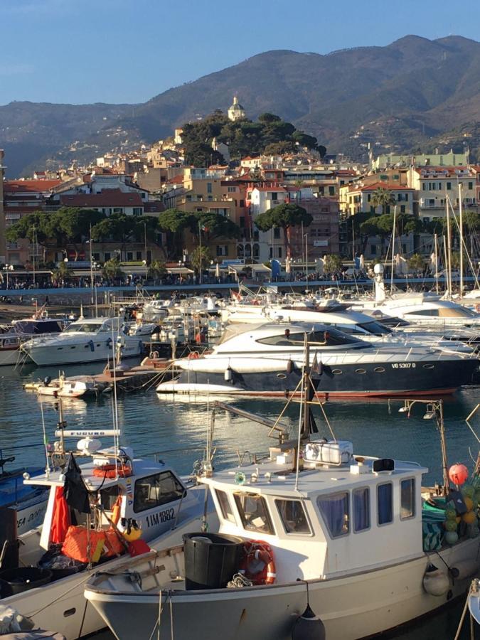 Appartamento Ai Piedi Della Pigna Sanremo Luaran gambar